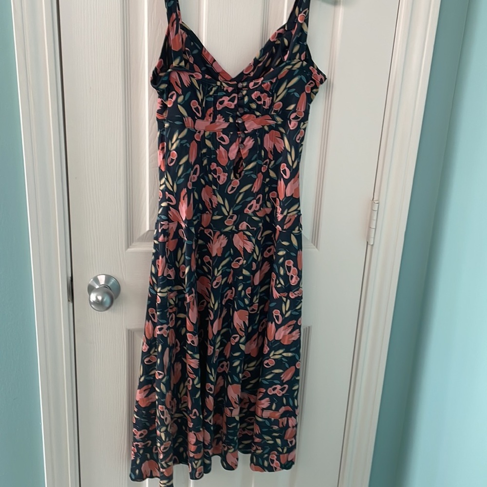 Marc Jacobs silk floral tulip dress altered structured style with button up back - Picture 3 of 11